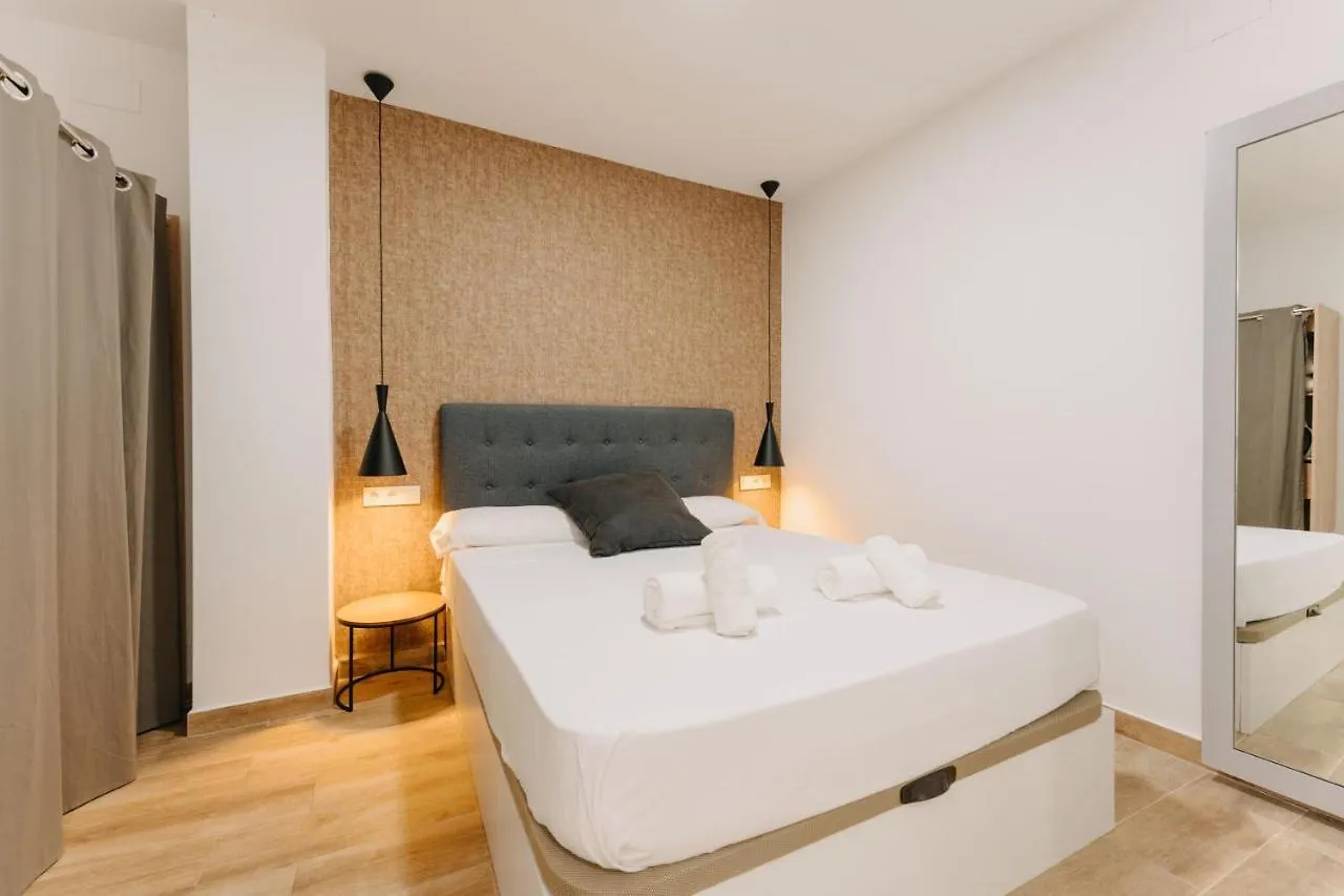 Coverlin Apartamentos San Francisco Màlaga Apartmán